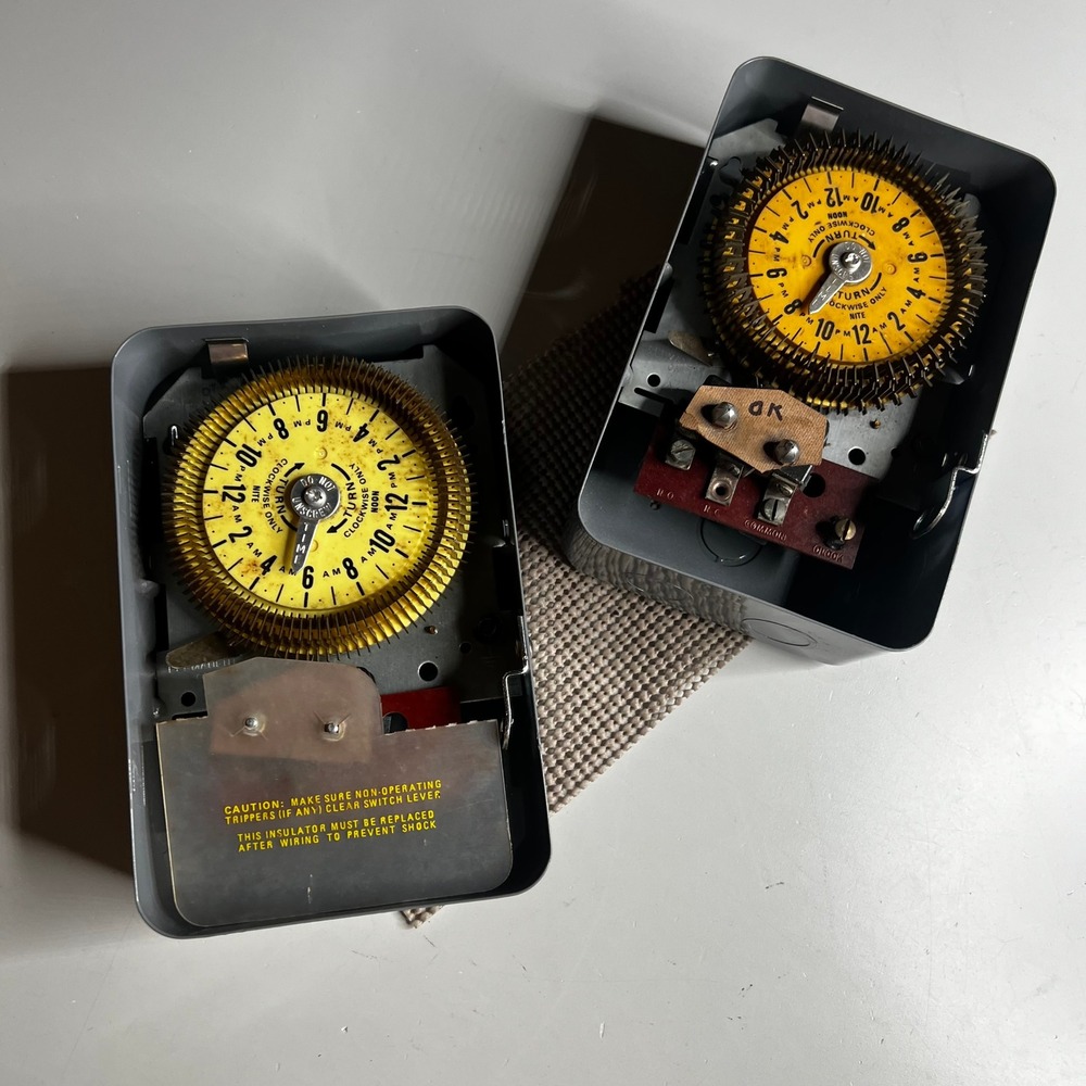 Vintage Intermatic T1906 Mechanical 24 Hour Time Switch Lot of 2 Gray Metal Box